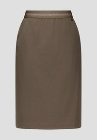 Une jupe crayon marron avec une texture lisse, présentant un léger brillant, une ceinture en matériau brillant et des poches latérales.