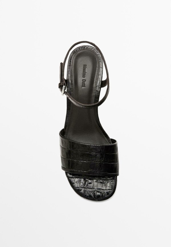 MOCK CROC EMBOSSED - Sandals4
