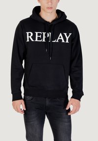 Sudadera negra con logo blanco "REPLAY", capucha con cordón, bolsillo frontal, mangas largas y puños y dobladillo de canalé.