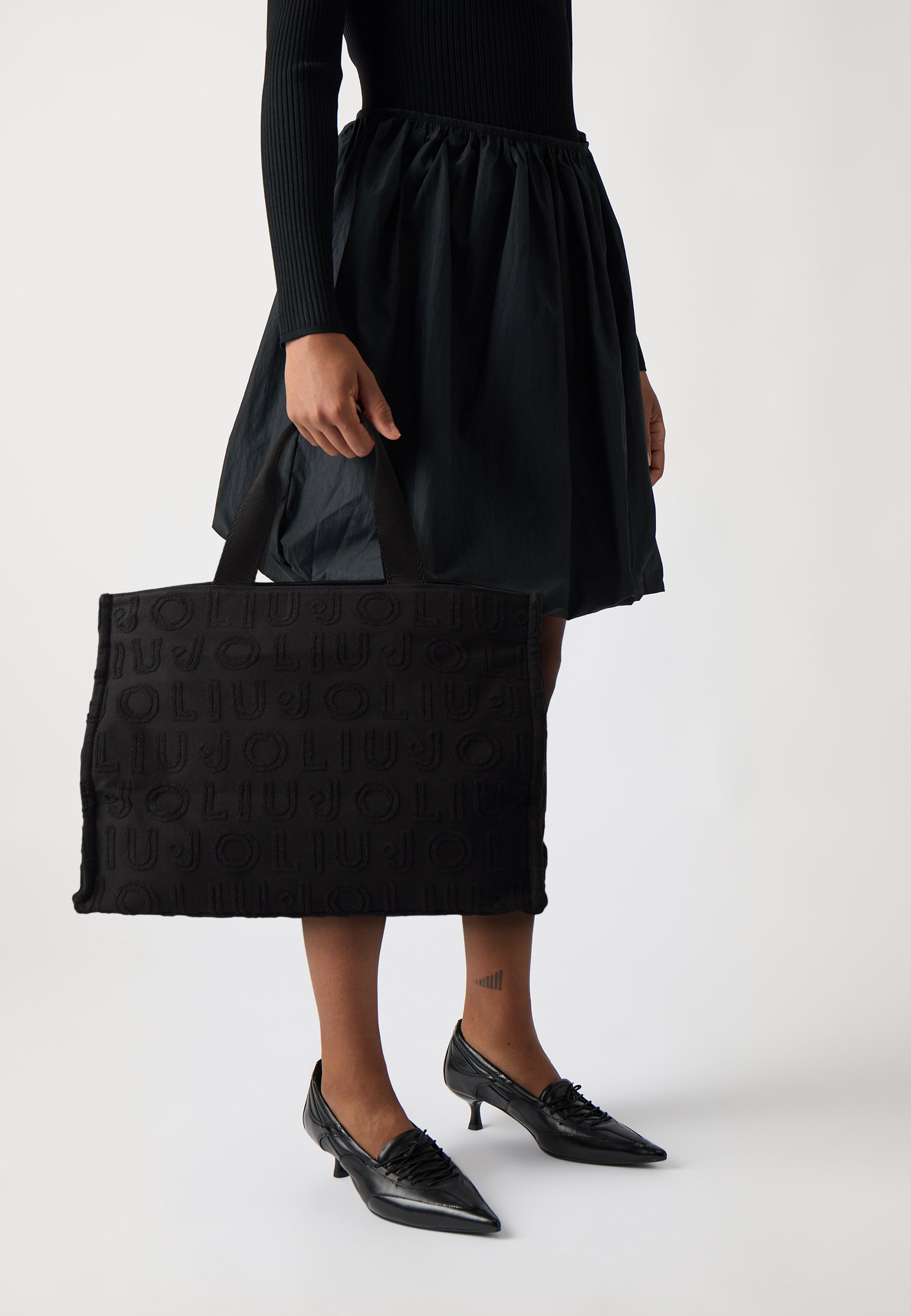 By Byblos Borsa Donna Mano Tote In Eco Pelle Tinta Unita Alexandria Colore Nero - Foto 10