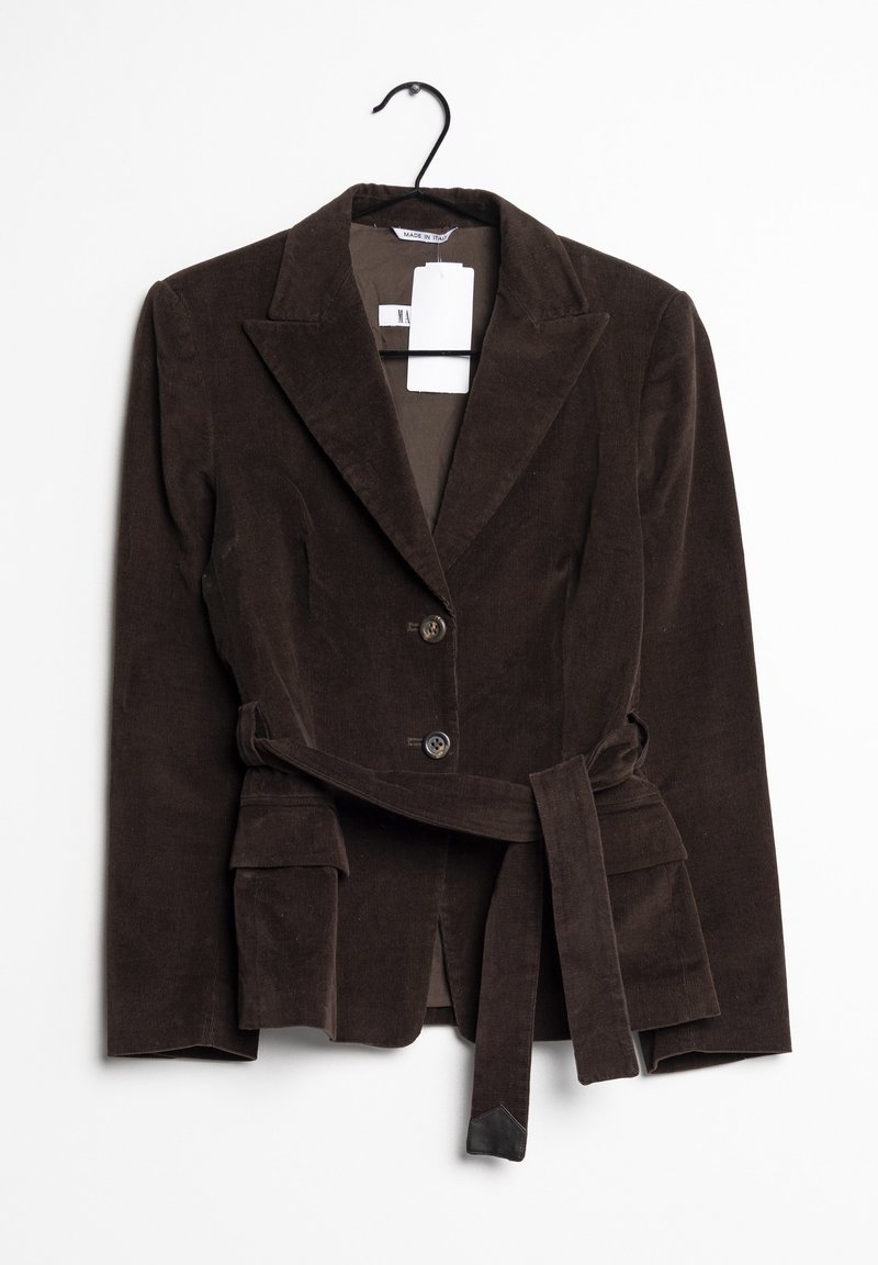 Brun kordflortsblazer med notched krage, två knappar och matchande bälte. Har framfickor och strukturerat material.
