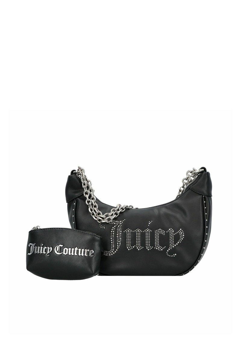 Bolso de cuero negro con correa de cadena plateada, con detalle de logotipo de strass. Incluye un pouch más pequeño a juego con el texto "Juicy Couture".