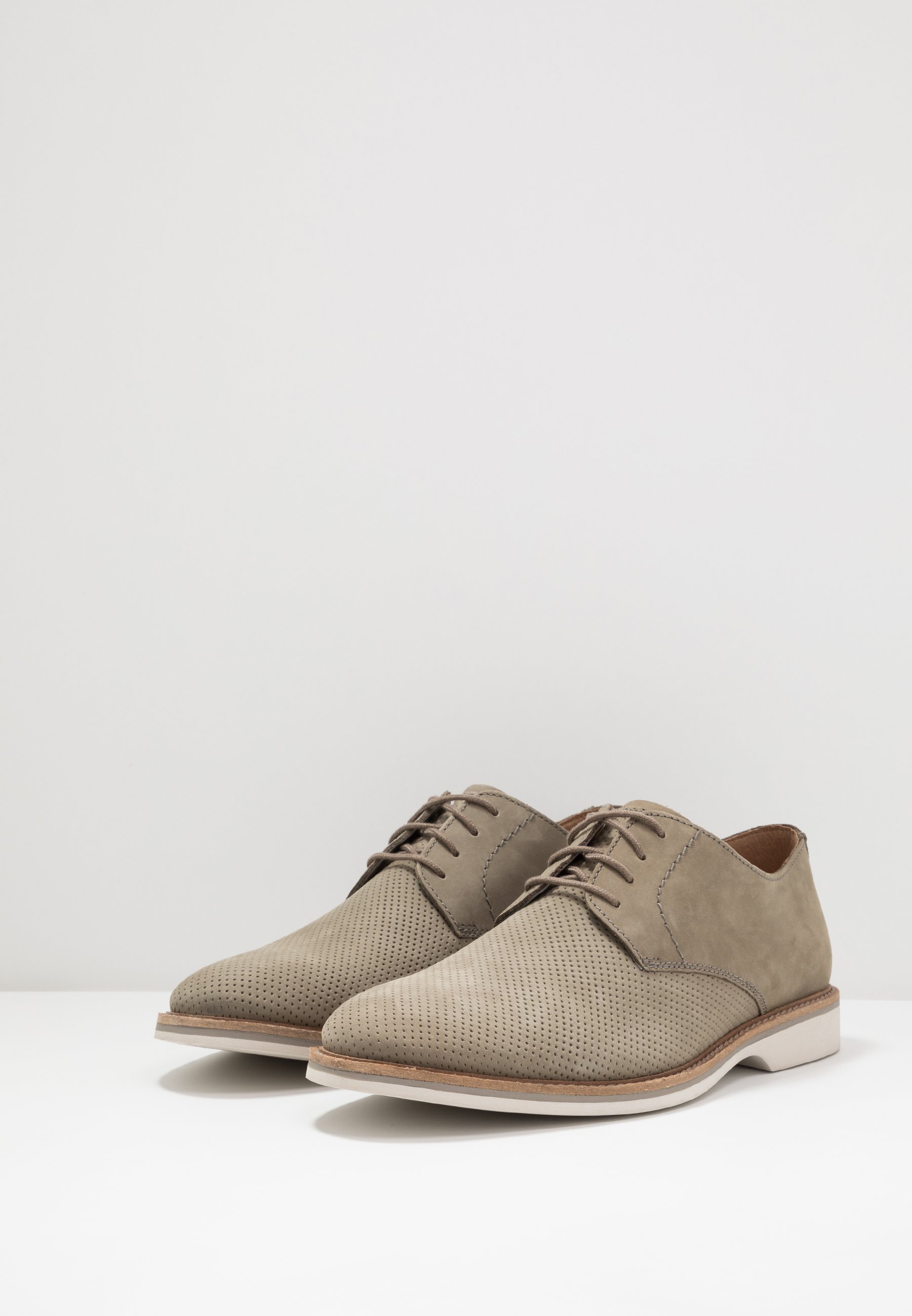 Clarks ATTICUS LACE - Casual snøresko - sage Clarks ATTICUS LACE - Casual snøresko - sage