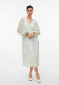 Vero Moda Robe de jour - bright white