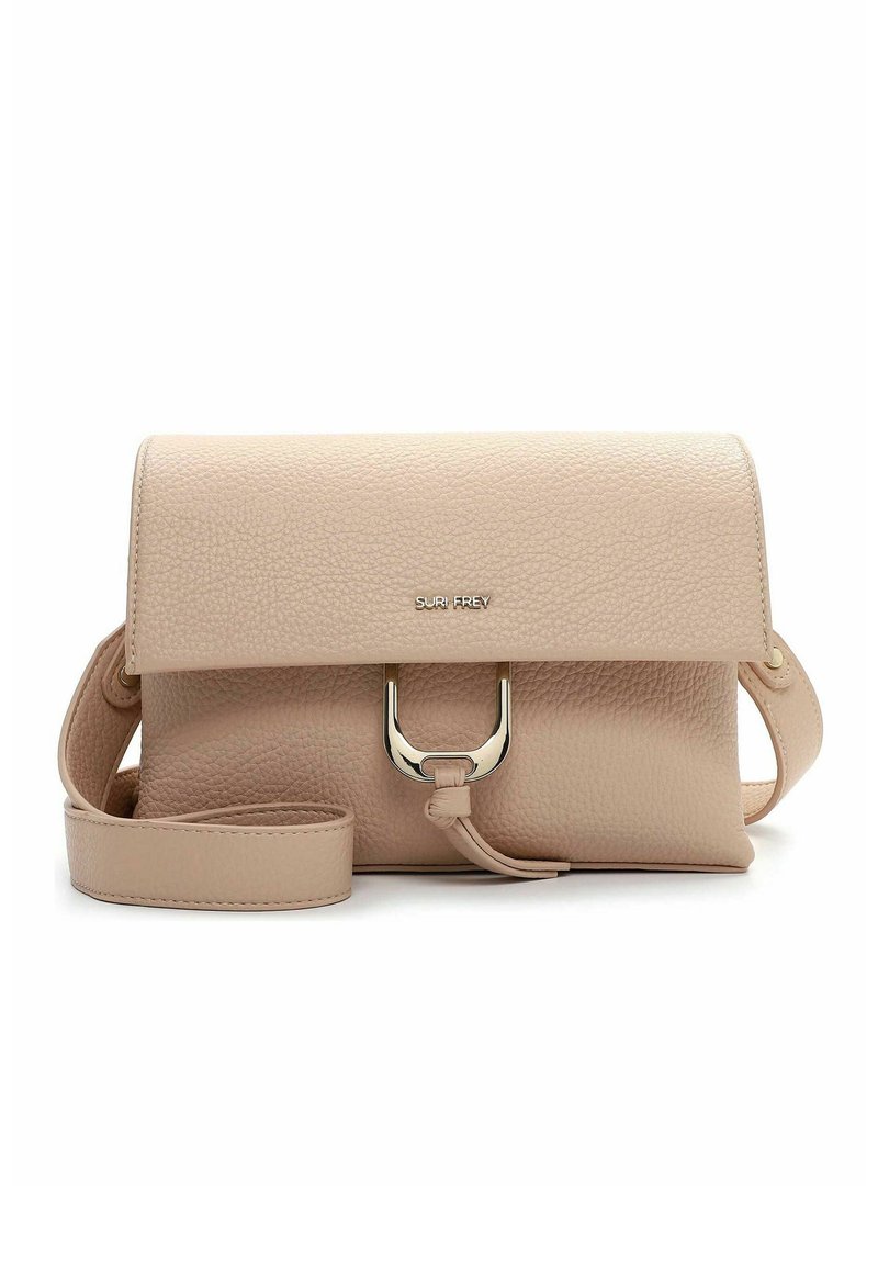 Borsa a tracolla in pelle beige con texture, chiusura a patta, dettaglio con fibbia argentata e tracolla regolabile. Nome del marchio centrato sulla patta.