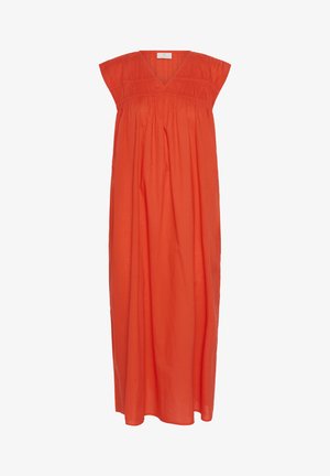 Maxi kjole i lys orange stof, med V-hals, korte capærmer og samlet detalj under brystet for en løs pasform.