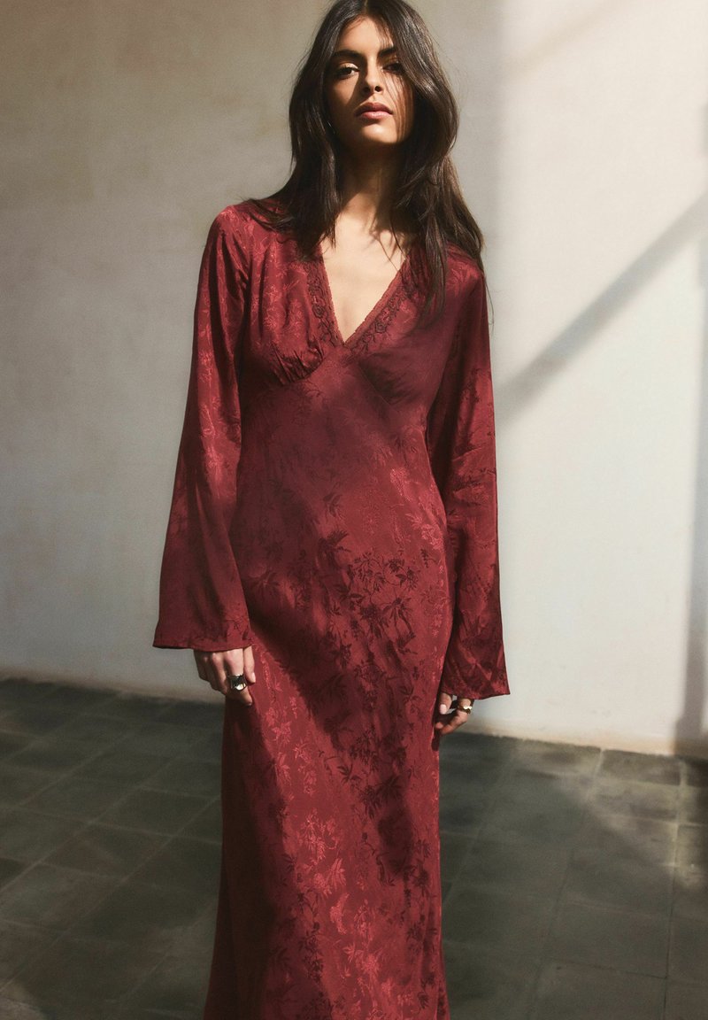 strapless open back dress Red Midi Dress – Eco-Friendly Long-Sleeve Reversible Style By Sarvin main image 1