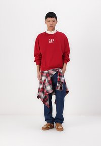 GAP LOGO CREW - Felpa - red