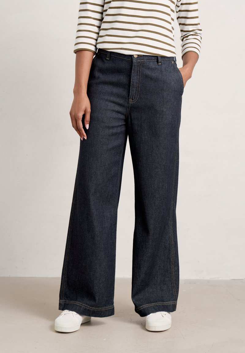 Seasalt Cornwall BLAKE WIDE LEG Flared Jeans dark wash grain/blau Zalando.de