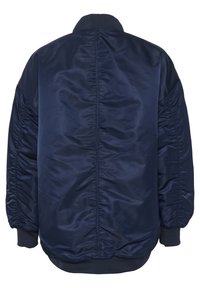 Námořnicky modrá bomber bunda z lesklého syntetického materiálu, s žebrovaným límcem a manžetami a na bocích zdobená nařasením.