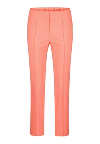 Koraalkleurige stretchbroek met een platte tailleband, slim fit en decoratieve naden. De stof heeft een gladde textuur en een lichtgewicht uitstraling.