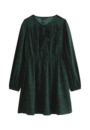 Robe à imprimé animalier verte avec manches longues bouffantes, taille froncée, encolure ronde et détail à nouer à l'avant. Texture de tissu lisse.