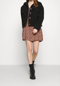 Vero Moda Vardagsklänning - black