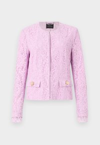 Spitzenjacke in Pastelllila mit rundem Halsausschnitt, Vorderreißverschluss und zwei frontalen Taschen mit dekorativen blumenförmigen Knöpfen.