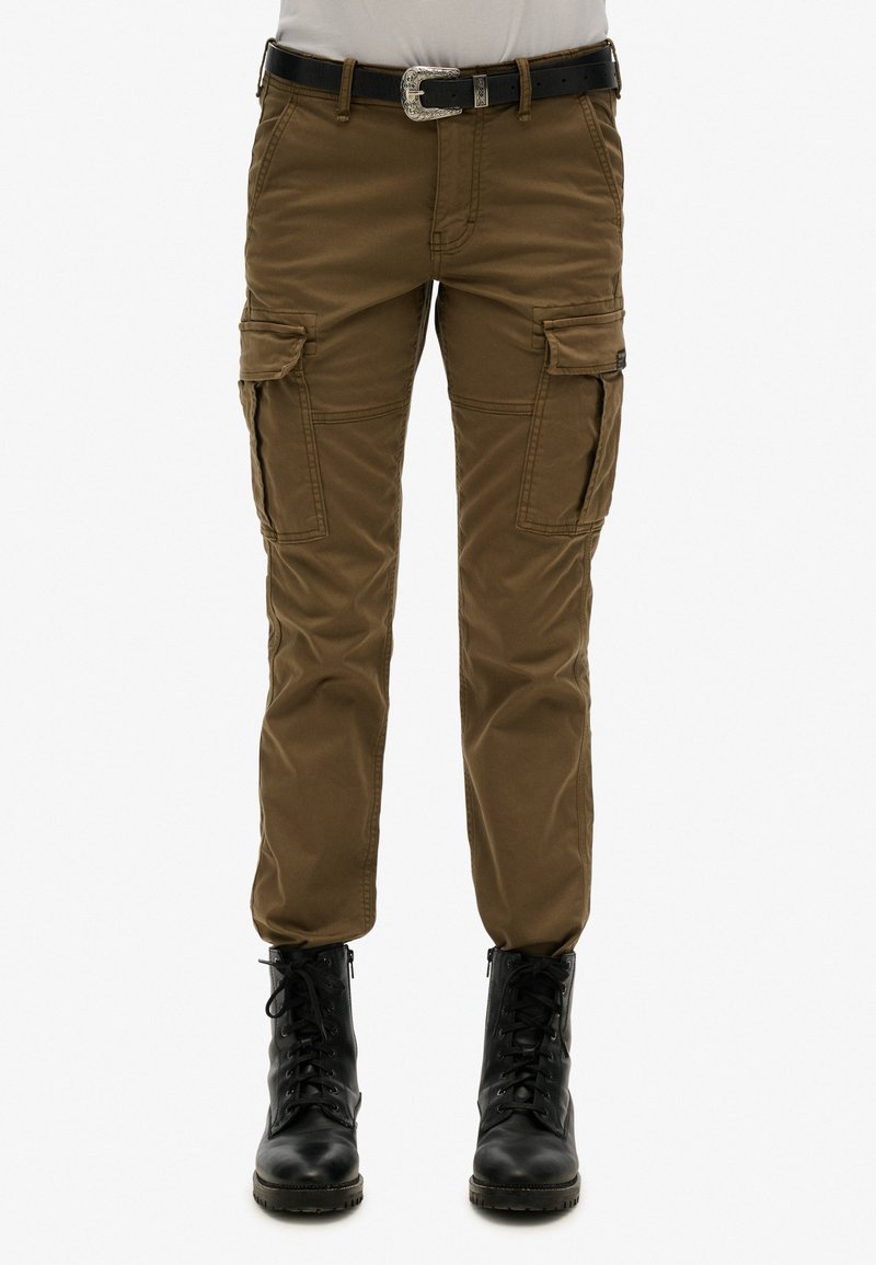 Superdry - MID RISE SLIM - Cargobroek - khaki, Vergroten