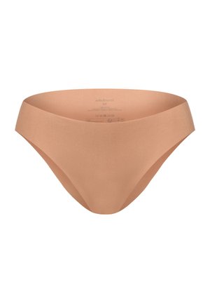 Nude seamless damesondergoed met een gladde textuur, low-rise ontwerp en geen zichtbare naden. Geschikt voor dagelijks gebruik.