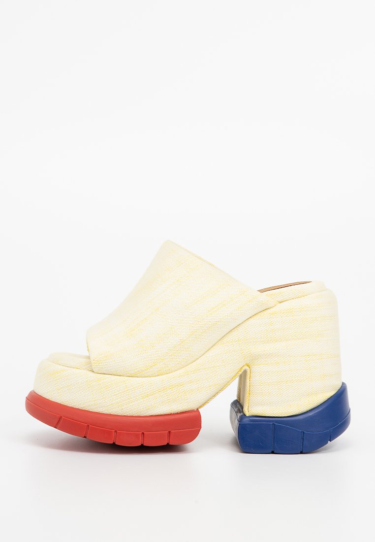 Sunnei Muiltjes met hak beige