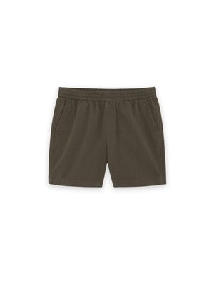 Olivengrønne shorts med elastisk talje, sidelommer og lige pasform, vist mod en hvid baggrund.