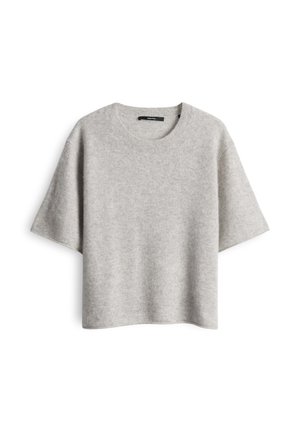Maglione corto grigio chiaro a maniche corte con scollatura rotonda, dalla vestibilità comoda, texture morbida e collo a costine, esposto su uno sfondo bianco.