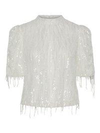 Witte blouse met korte puffmouwen, voorzien van verticale paillettenpatronen en franjes langs de zoom voor extra textuur.