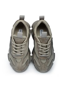 Steve Madden POSSESSION - Sneakers basse - grigio