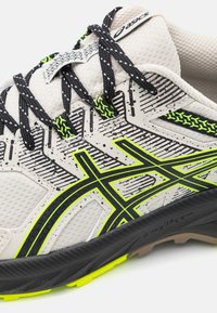 ASICS GEL-VENTURE 9 - Trail hardloopschoenen - oatmeal/safety yellow