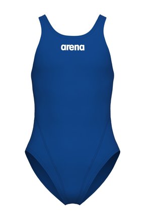 Costume intero blu con logo "arena" bianco centrato sul petto, con collo alto e spalline larghe.