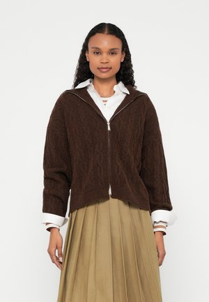 CABLE KNIT ZIP UP - Strickjacke - java