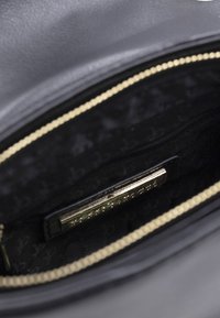 Roccobarocco ARES - Borsa a mano - nero