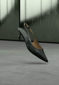 Επιλέχθηκε, black