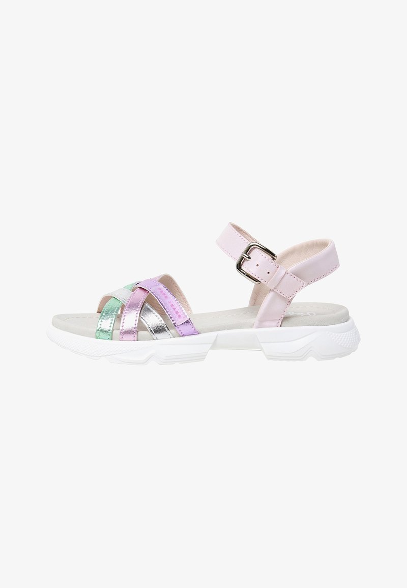 Sandale pour enfants avec des brides métalliques pastel vert, rose, violet et argent, bride de cheville rose avec boucle, et semelle blanche épaisse.