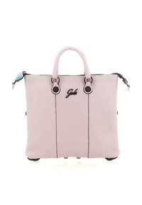 Borsa a tracolla in pelle rosa con finiture nere, doppio manico e chiusura con cerniera. Presenta un logo e dettagli decorativi in turchese.