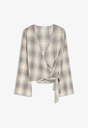 Bézs és világoskék kockás átlapolt blúz hosszú ujjakkal és oldalsó megkötővel, könnyű anyagból készült.