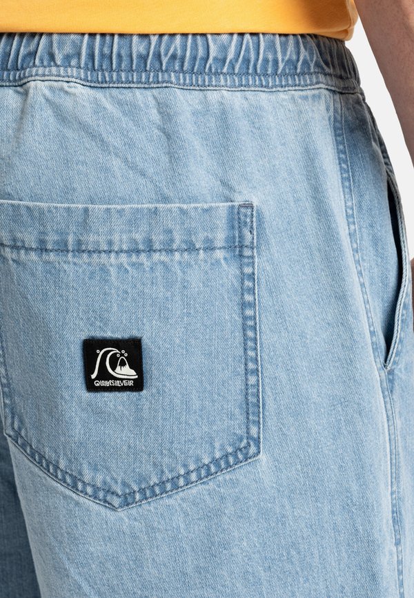 TAXER - Denim shorts - stone wash4