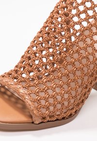 ALDO Sandali con tacco - cognac