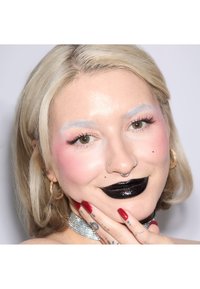 Makeup Revolution REVOLUTION TRULY SINFUL BLACK RING LIPSTICK - Läppstift - black