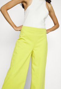 DRYKORN BEFORE - Pantalon classique - yellow