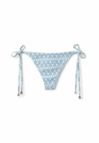 Bikini-Unterteil mit einem blau-weißen Blattmuster, ausgestattet mit verstellbaren Bindebändern an den Seiten und silbernen Muschel-Akzenten an den Enden der Bänder.