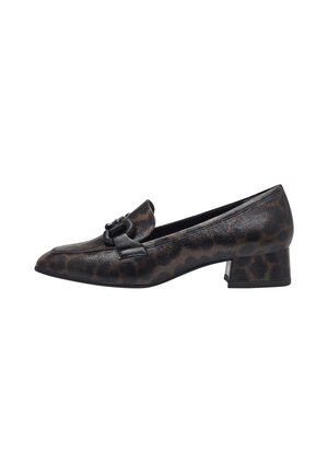 Brun skindloafer til kvinder med leopardmønster, lav blokhæl og sort spænde foran.