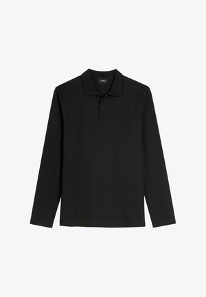 Czarna, długorękawowa koszulka polo z miękkiej bawełny z kołnierzykiem, z wytłoczonym logo na klatce piersiowej. Prosty dół i klasyczny krój.