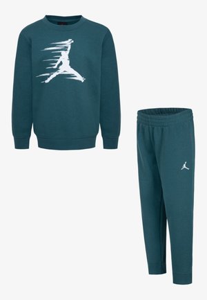 Jordan FLIGHT CREW - Tuta - oxidized green
