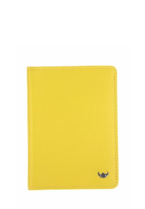 Hellgelbe Leder-Geldbörse mit abgerundeten Ecken und kleinem silbernen Emblem in der unteren rechten Ecke auf weißem Hintergrund.