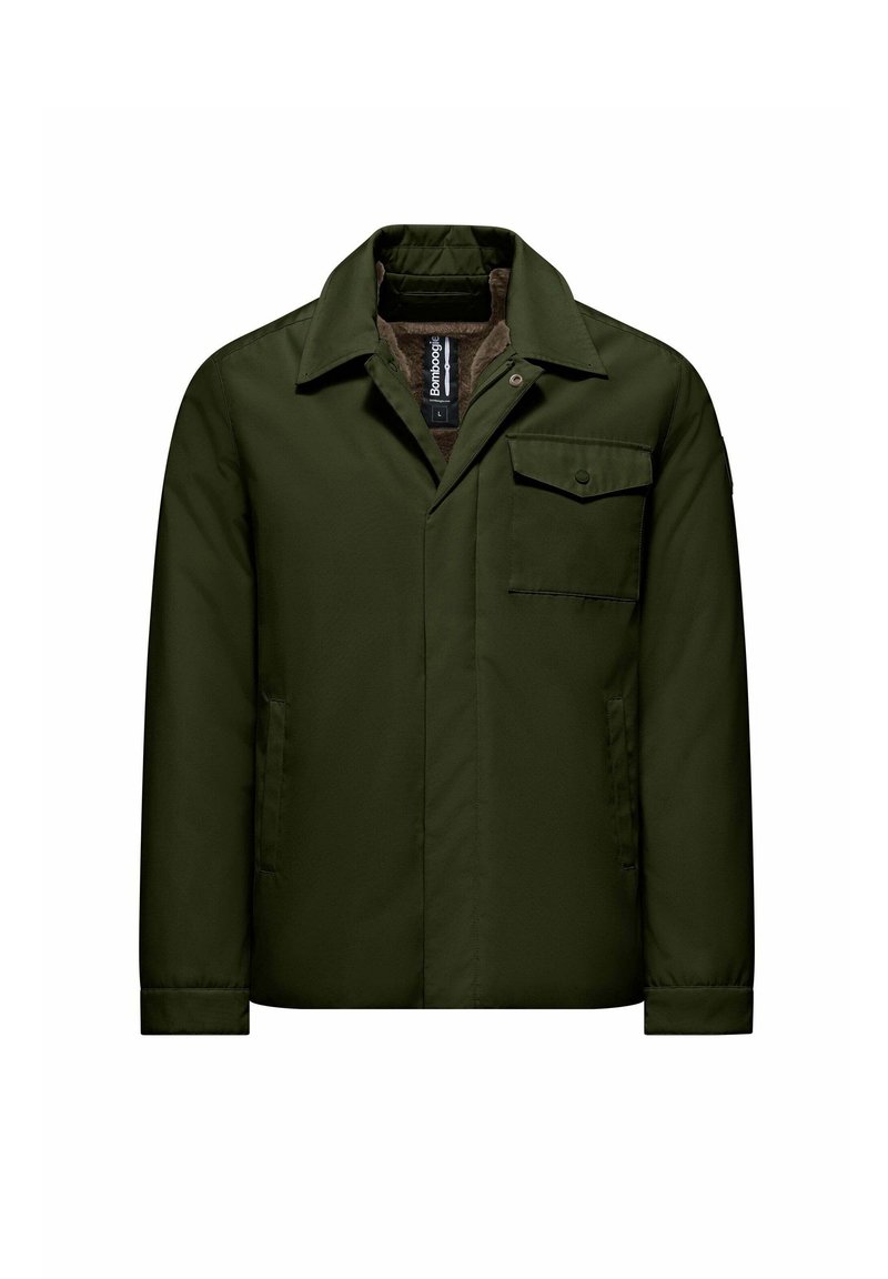 Giacca isolante verde scuro con colletto a punta, una tasca sul petto e tasche laterali. Presenta una texture liscia e chiusura con bottoni.