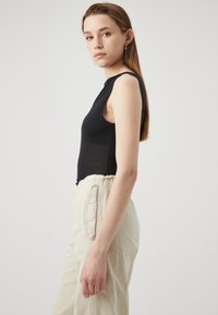 Abercrombie & Fitch CHASE SHEER DRAPED - Viršus - black