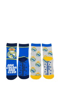 Zestaw czterech skarpet w niebiesko-szarym kolorze, z logotypami Real Madryt, wzorami oraz gumowymi punktami grip na spodach.