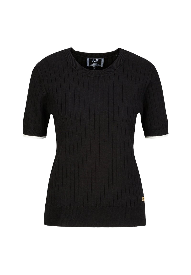 Zwart geribd kortärmelig shirt met een ronde halslijn en witte accenten op de manchetten. Heeft een goudkleurig logo detail aan de zoom.