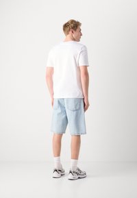 Scotch & Soda REGULAR FIT LEFT CHEST LOGO - Print T-shirt - bright white