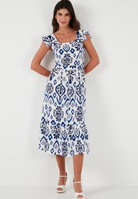 LELA REGULAR FIT - Vapaa-ajan mekko - white