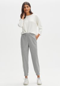 OPUS MYHA - Trousers - hazy fog melange