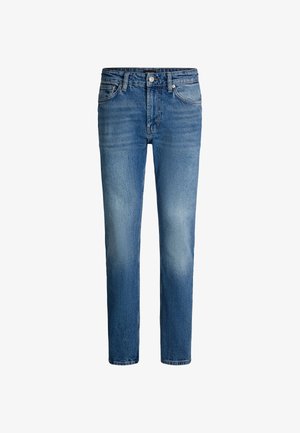 Jeans in denim blu con un design a gamba dritta, caratterizzati da un lavaggio sbiadito, stile tradizionale a cinque tasche e chiusura con bottone e zip.